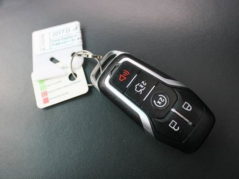 Used 2017 Ford Explorer Platinum image 36