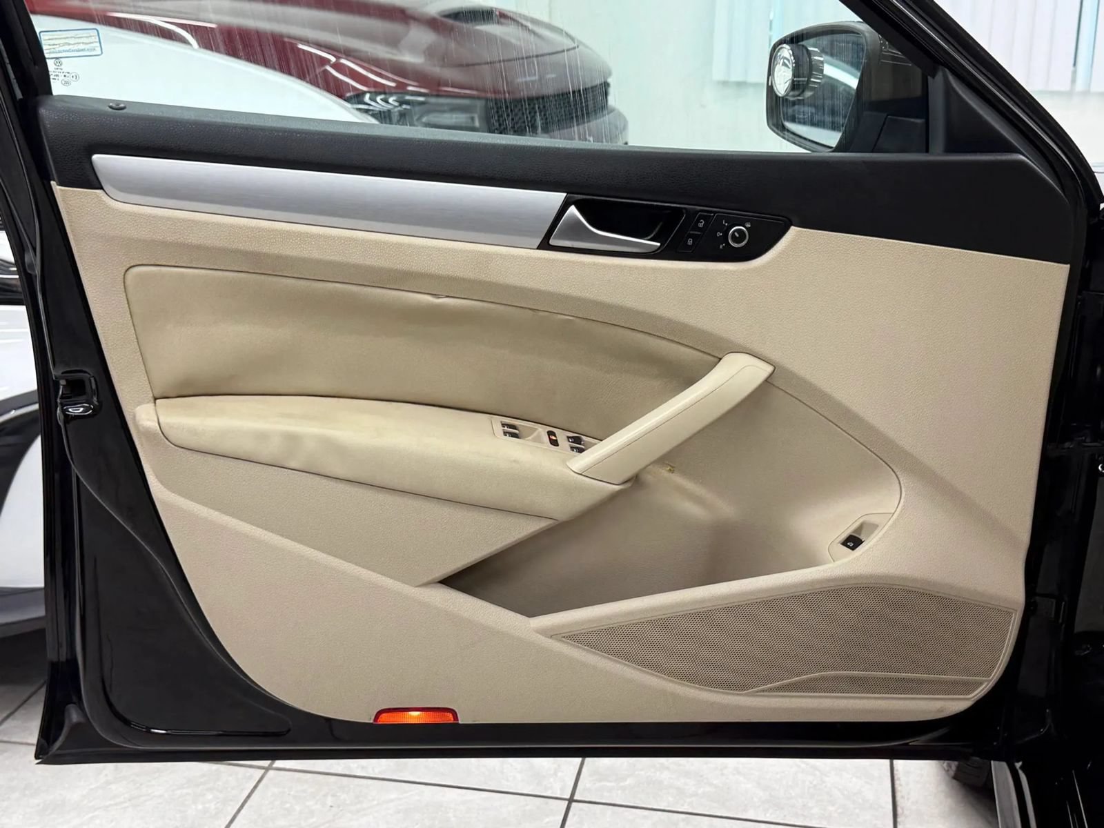 Used 2013 Volkswagen Passat TDI SE FWD image 16