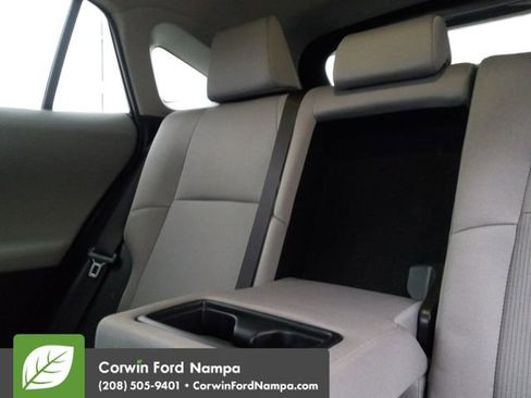 Used 2022 Toyota Venza LE image 26