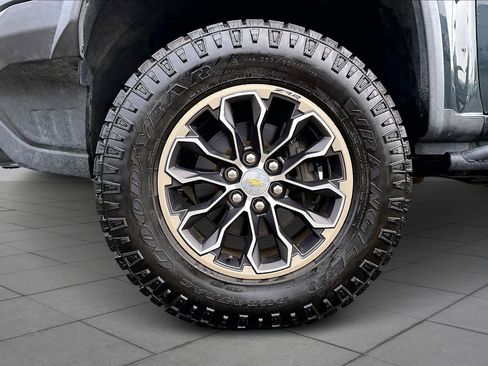 Used 2017 Chevrolet Colorado ZR2 image 9