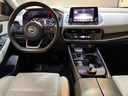 Used 2021 Nissan Rogue SV w/ Premium Package AWD/4WD image 4