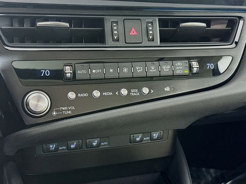 Certified 2025 Lexus ES 350 w/ Premium Package image 15