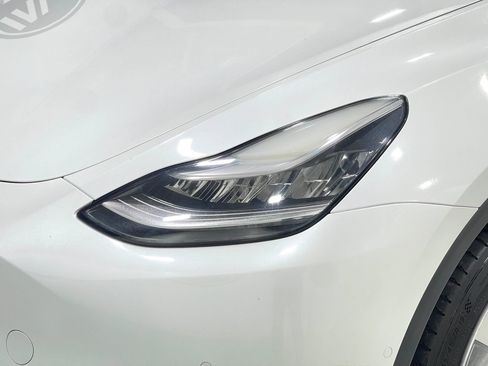 Used 2021 Tesla Model Y Long Range AWD/4WD image 30