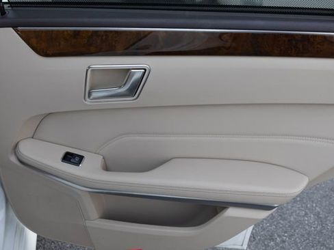 Used 2016 Mercedes-Benz E 350 4MATIC Wagon image 18
