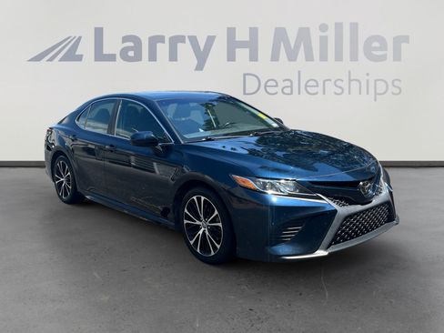 Used 2019 Toyota Camry SE FWD image 7