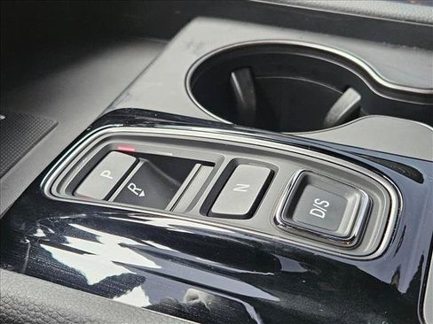 Used 2025 Honda Pilot TrailSport image 12