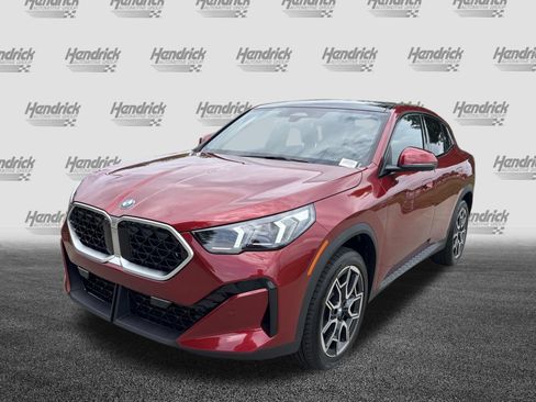 Certified 2025 BMW X2 xDrive28i AWD/4WD image 5