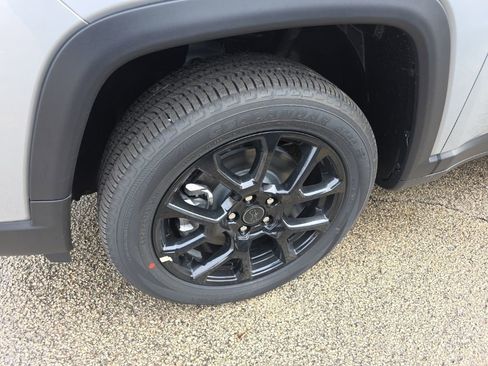 New 2026 Jeep Compass Latitude AWD/4WD image 4