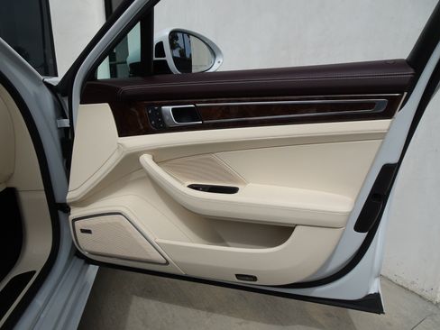 Used 2022 Porsche Panamera Platinum Edition RWD image 19