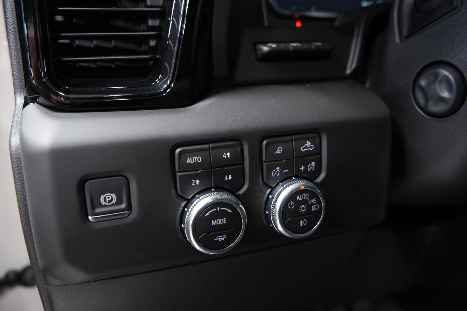 New 2026 GMC Sierra 1500 AT4 w/ AT4 Premium Package AWD/4WD image 35