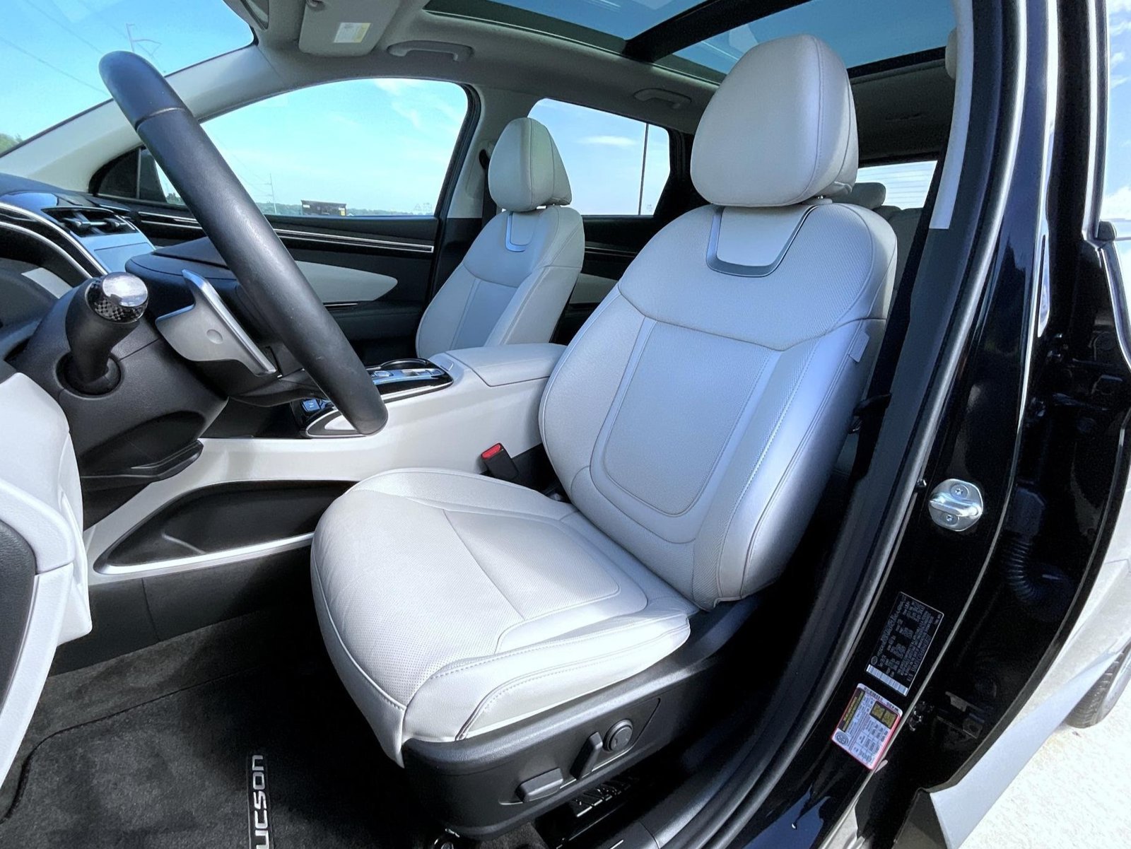 Certified 2024 Hyundai Tucson Limited AWD/4WD image 10