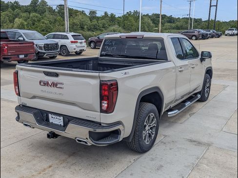 New 2026 GMC Sierra 1500 SLE w/ X31 Off-Road Package AWD/4WD image 7