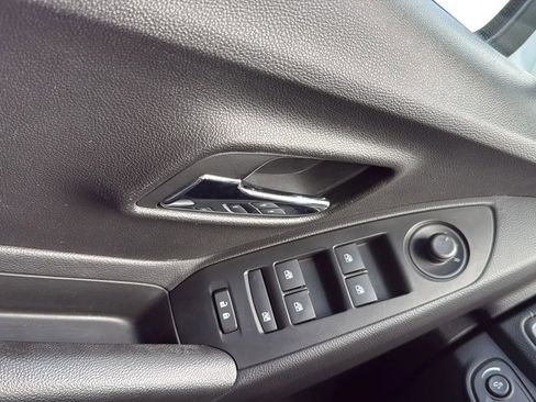 Used 2018 Chevrolet Trax LT w/ LT Convenience Package image 21