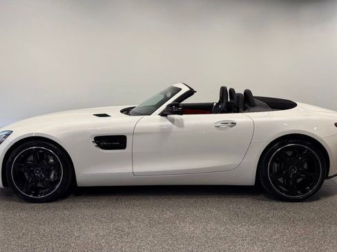 Used 2018 Mercedes-Benz AMG GT Roadster image 25