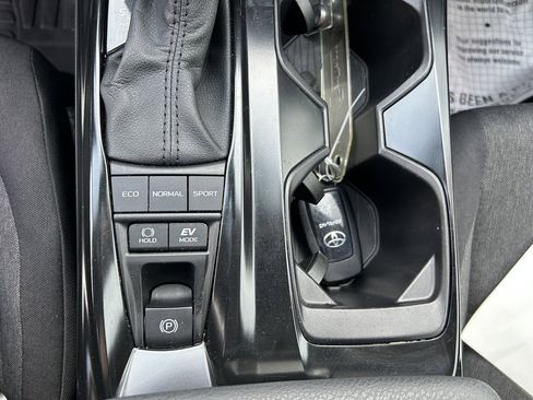 Certified 2025 Toyota Camry LE image 19