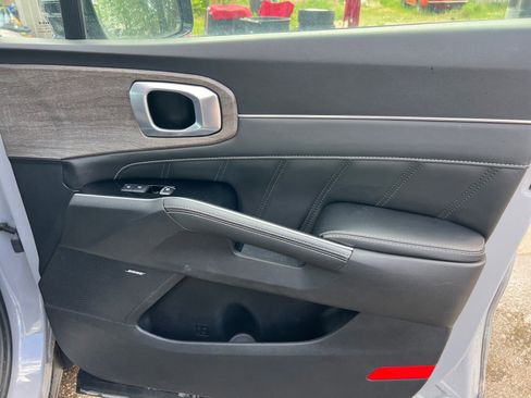 Used 2022 Kia Sorento SX Prestige image 17