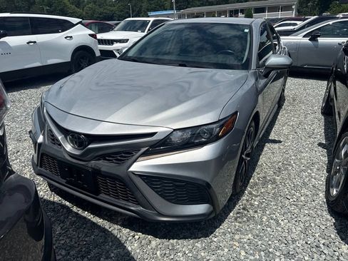Used 2021 Toyota Camry SE AWD/4WD image 1