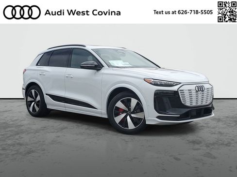 New 2025 Audi SQ6 e-tron Premium Plus AWD/4WD image 1