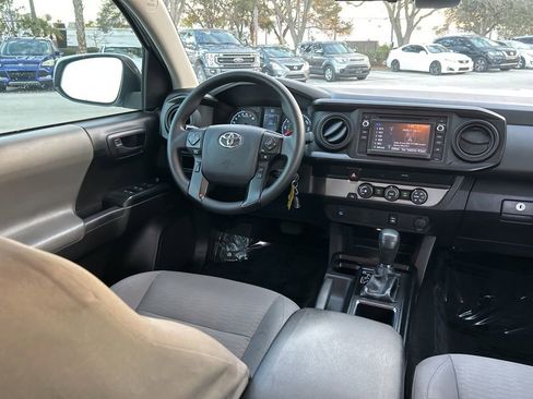 Used 2019 Toyota Tacoma SR w/ SR Convenience Package image 9