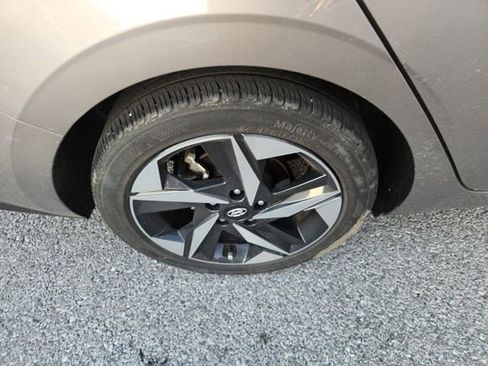 Used 2023 Hyundai Elantra SEL w/ Convenience Package image 11