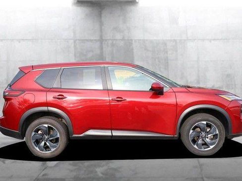 Used 2025 Nissan Rogue SV AWD/4WD image 5