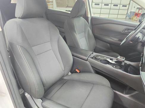 Used 2024 Nissan Rogue S AWD/4WD image 39