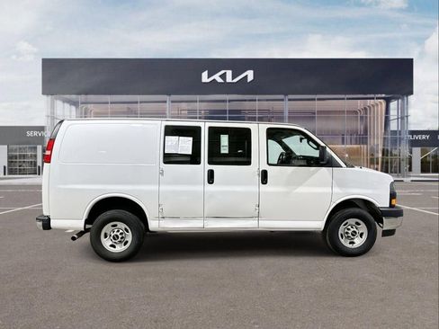 Used 2024 GMC Savana 2500 w/ Driver Convenience Package RWD image 9