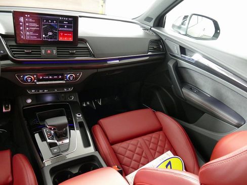 Used 2025 Audi SQ5 Premium Plus image 28