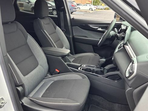 Used 2024 Chevrolet TrailBlazer LS w/ LS Convenience Package FWD image 16