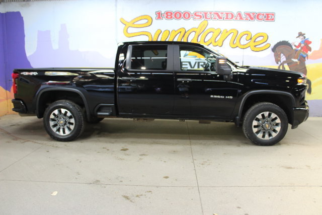 Used 2025 Chevrolet Silverado 2500 Custom w/ Custom Value Package AWD/4WD image 1