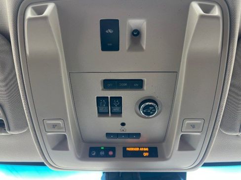 Used 2018 Cadillac Escalade Luxury AWD/4WD image 50