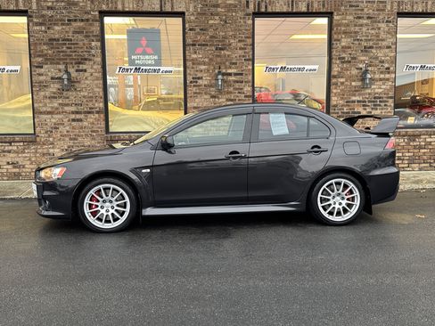 Used 2011 Mitsubishi Lancer Evolution GSR image 2