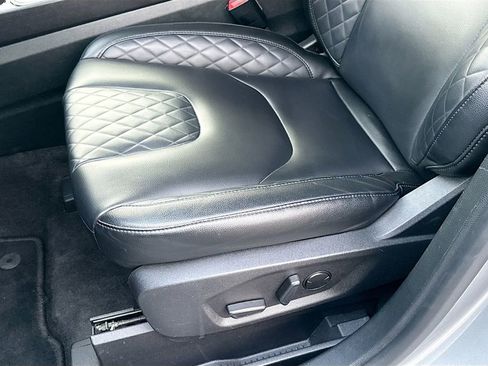 Used 2024 Ford Edge Titanium image 20