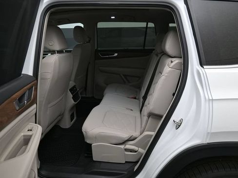 New 2026 Volkswagen Atlas SE FWD image 11