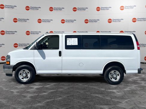 Used 2017 Chevrolet Express 2500 LT w/ LT Preferred Equipment Group RWD image 2