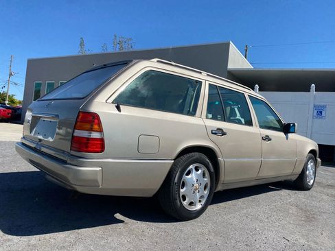 Used 1995 Mercedes-Benz E 320 Wagon image 2