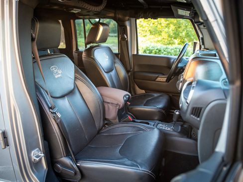 Used 2016 Jeep Wrangler Unlimited Sport w/ Quick Order Package 24S image 16