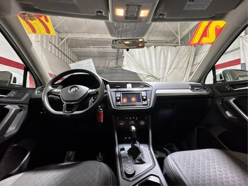 Used 2021 Volkswagen Tiguan S image 19
