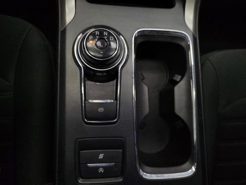 Used 2020 Ford Fusion SE image 26
