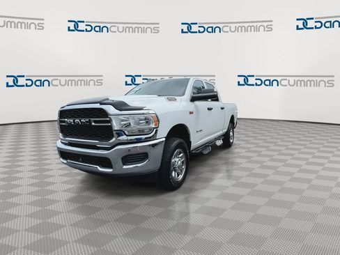 Used 2022 RAM 2500 Tradesman w/ Chrome Appearance Group AWD/4WD image 4