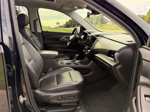 Used 2019 Chevrolet Traverse Premier w/ Redline Edition AWD/4WD image 35