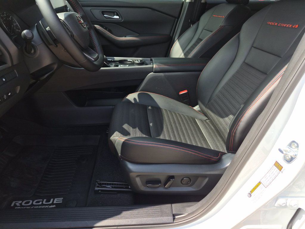 Certified 2026 Nissan Rogue SV AWD/4WD image 16