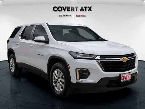 Used 2023 Chevrolet Traverse LS w/ Safety Package FWD image 9