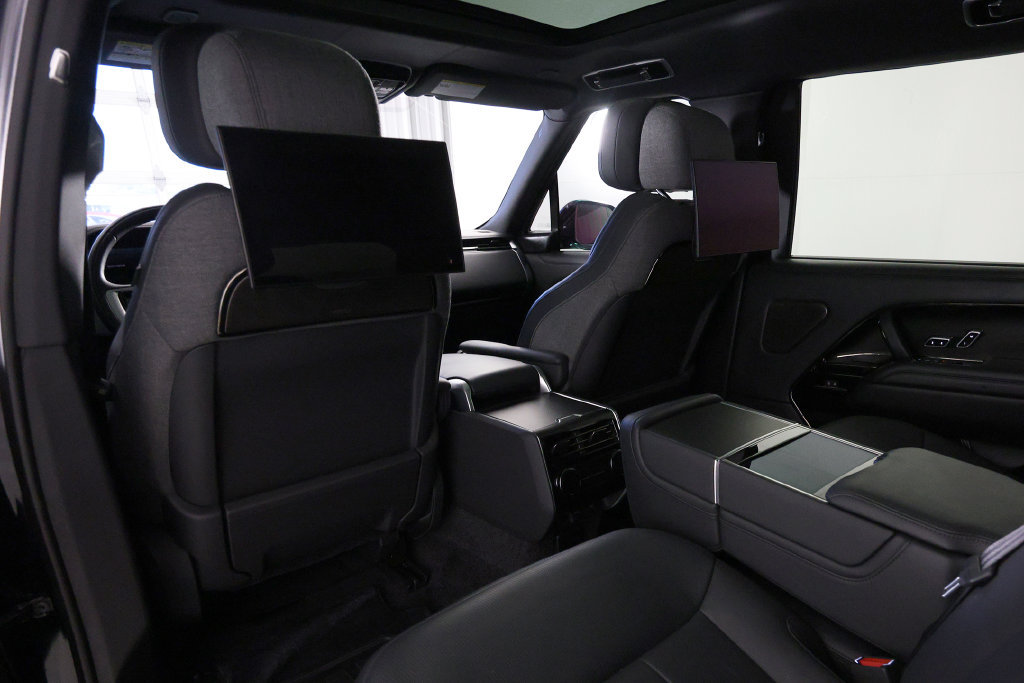 Used 2023 Land Rover Range Rover SV AWD/4WD image 15
