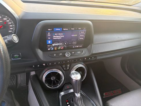 Used 2020 Chevrolet Camaro SS RWD image 23