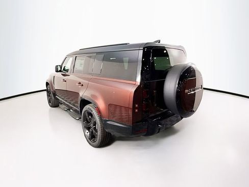 Used 2025 Land Rover Defender 130 X-Dynamic SE AWD/4WD image 8