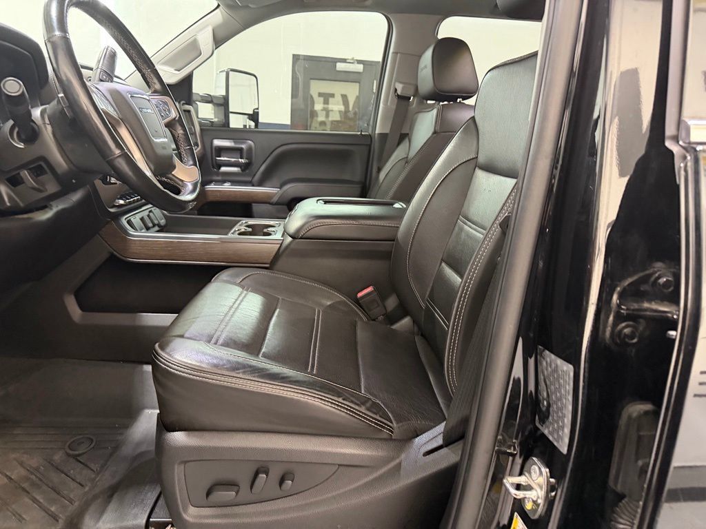 Used 2019 GMC Sierra 3500 Denali w/ Duramax Plus Package AWD/4WD image 15