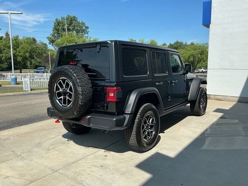 Used 2024 Jeep Wrangler Unlimited Rubicon AWD/4WD image 7