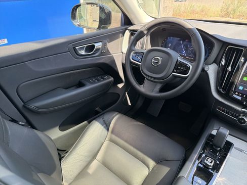 Used 2025 Volvo XC60 B5 Plus AWD/4WD image 12