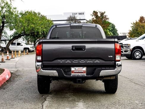 Used 2018 Toyota Tacoma SR5 image 6